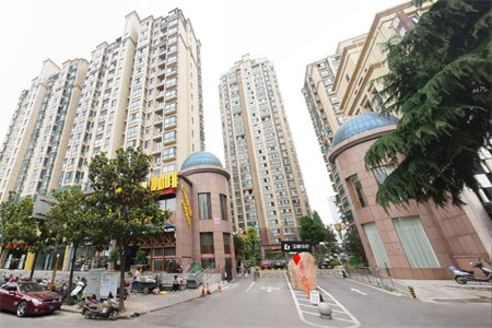 诸城市辛兴镇康宁小区3室2厅1卫95.6㎡带车库